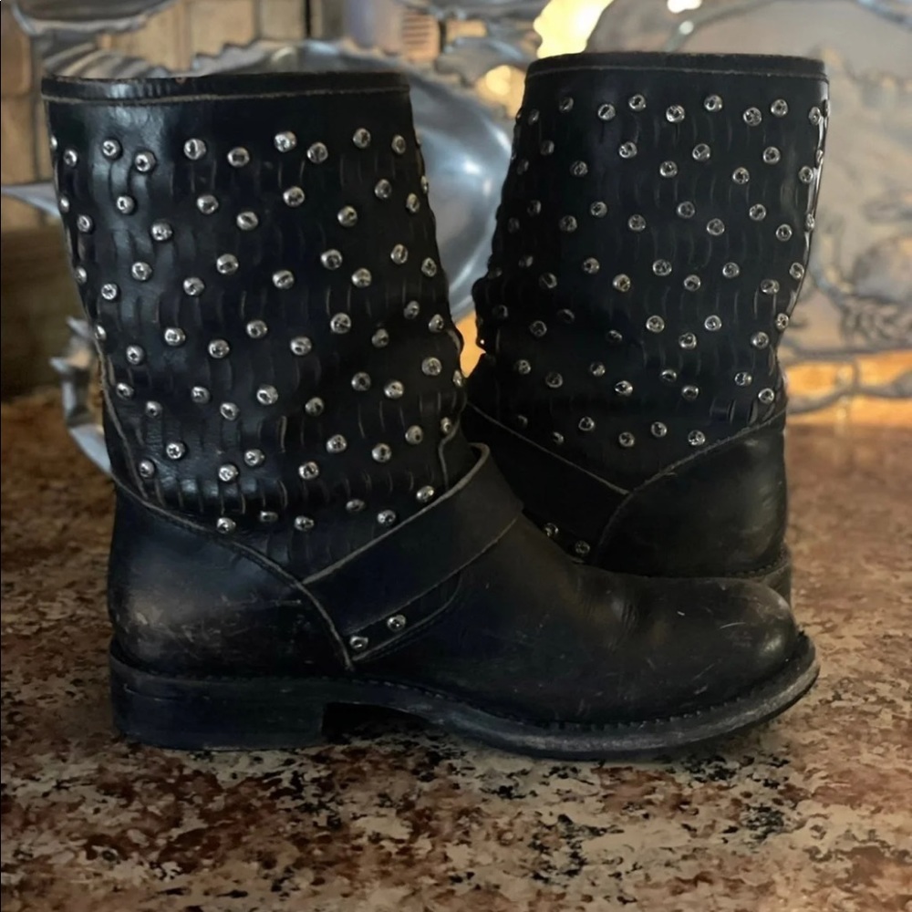 Frye boots black with silver studs